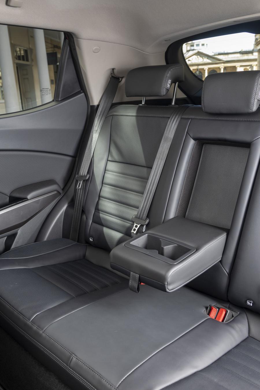 Интерьер SsangYong Tivoli Ultimate 2020 года  (UK) (фото 60 из 63)